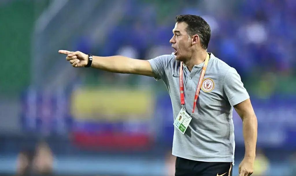 科隆遭遇不公判罚，主帅力挺球员