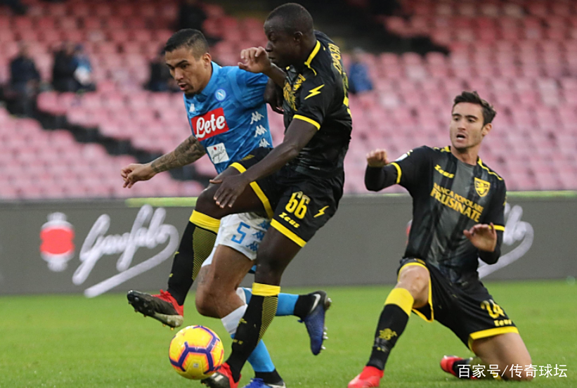 aoa体育教练-克罗托内不敌桑普多利亚，保级形势堪忧