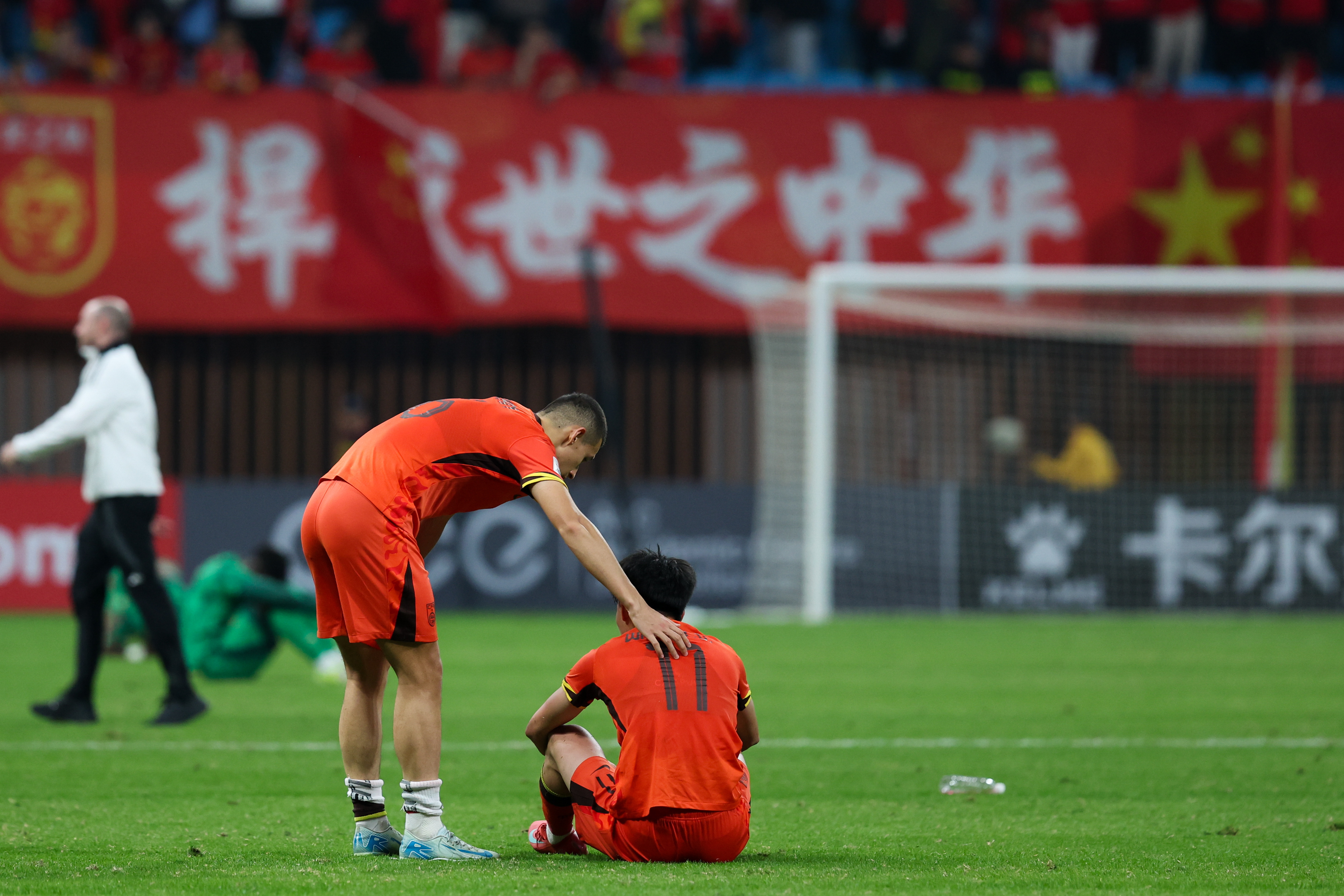 aoa体育官网-亚洲足球锦标赛中的激烈对决