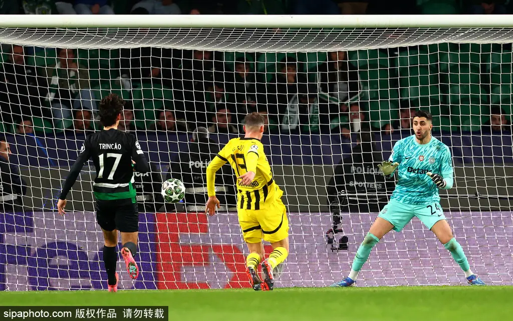 aoa体育活动-欧预赛惊现逆转，实力悬殊难分胜负