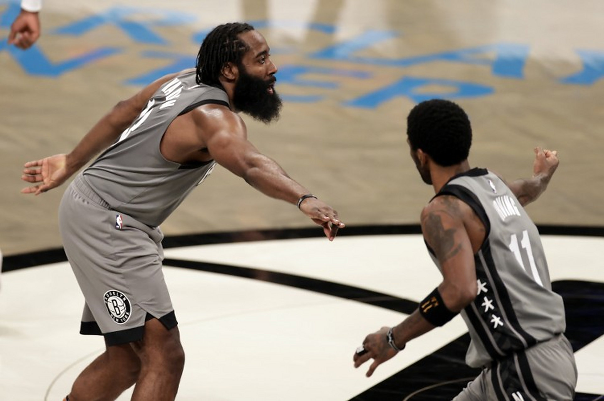 火箭PK篮网：哈登对决欧文，得分之王对决