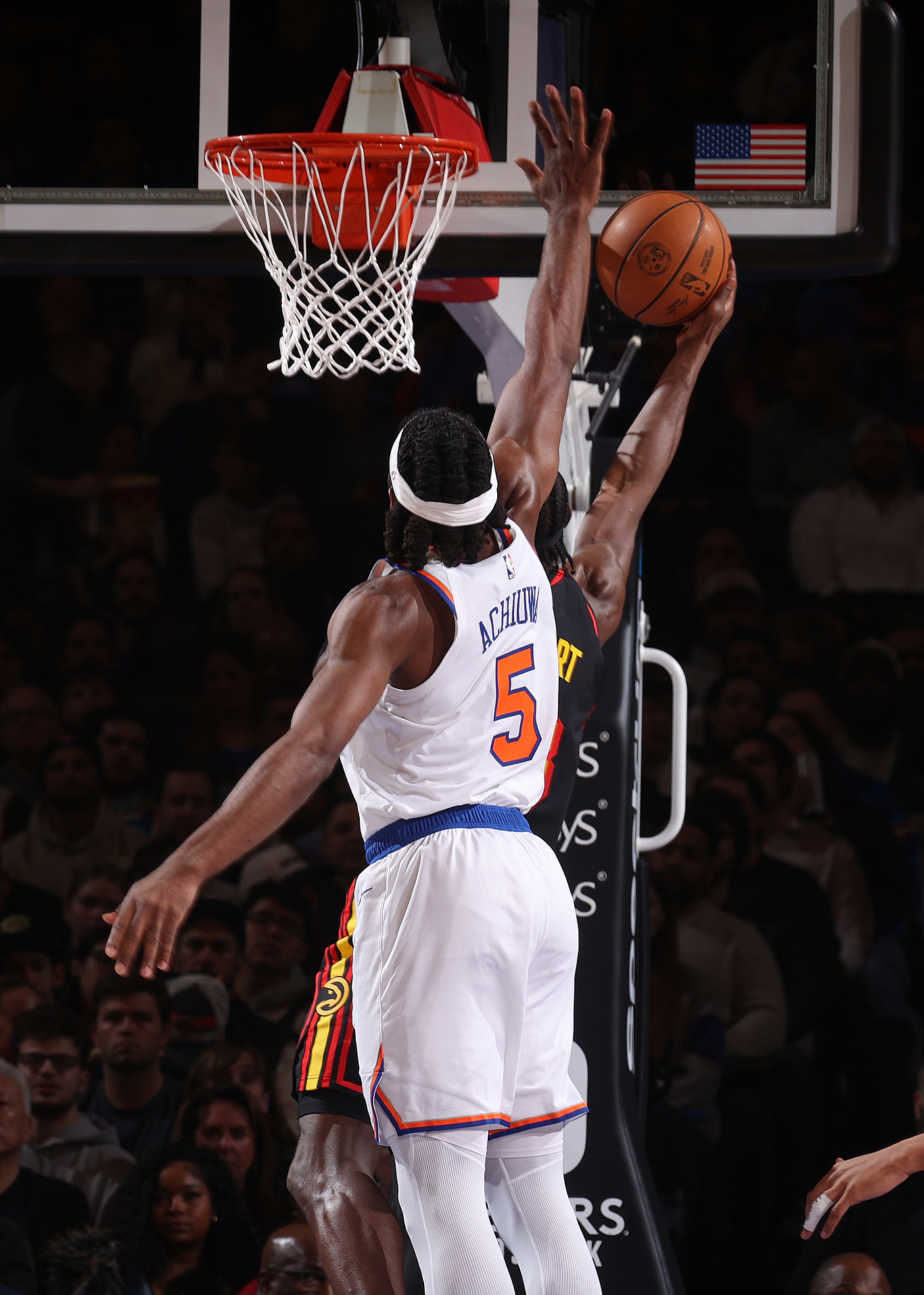 aoa体育-尼克斯队继续领先，战胜老鹰队收获3连胜