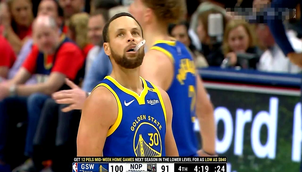 aoa体育课程-勇士逆转超越鹈鹕：库里单挑安东尼，全场发威