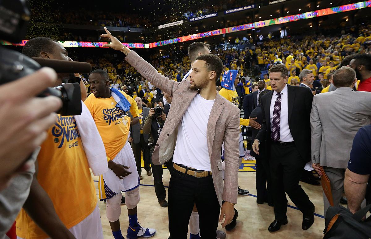 火箭主场逆转猛龙,扳回一城 火箭主场逆转猛龙,扳回一城